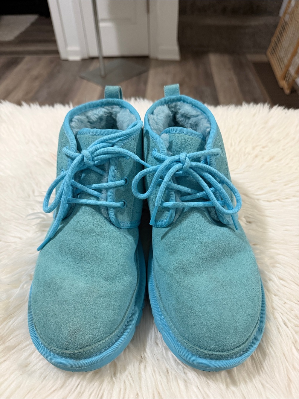 UGG Women’s Mid-Top Winter Boots in Turquoise Blue Size 9